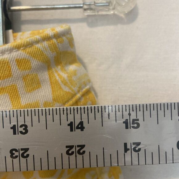 NWT Chicos Platinum Crop Yellow Paisley Pants Size 00 - Picture 7 of 8